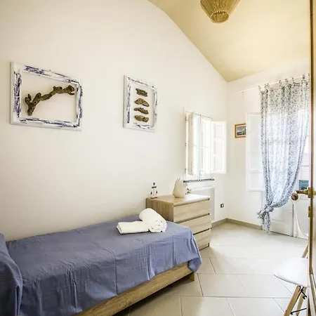 Lu Paradisu Bed & Breakfast Capomulini